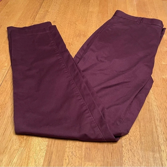 Everlane straight leg pants, size 31x32. Its is a front zip with button closure. - Picture 1 of 6